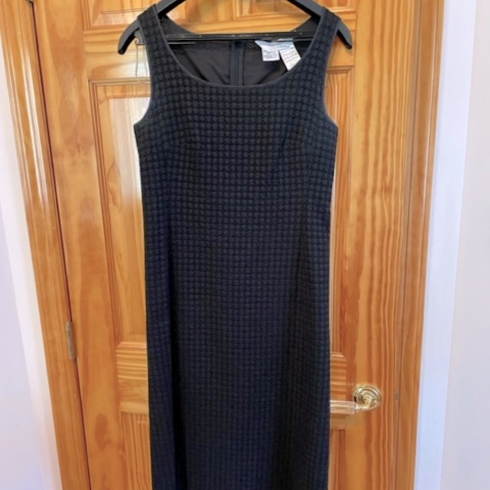 Max Mara black dress in size 10